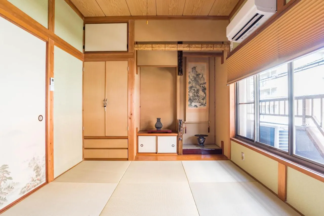 Tino Kawara Villa Osaka 0*,
